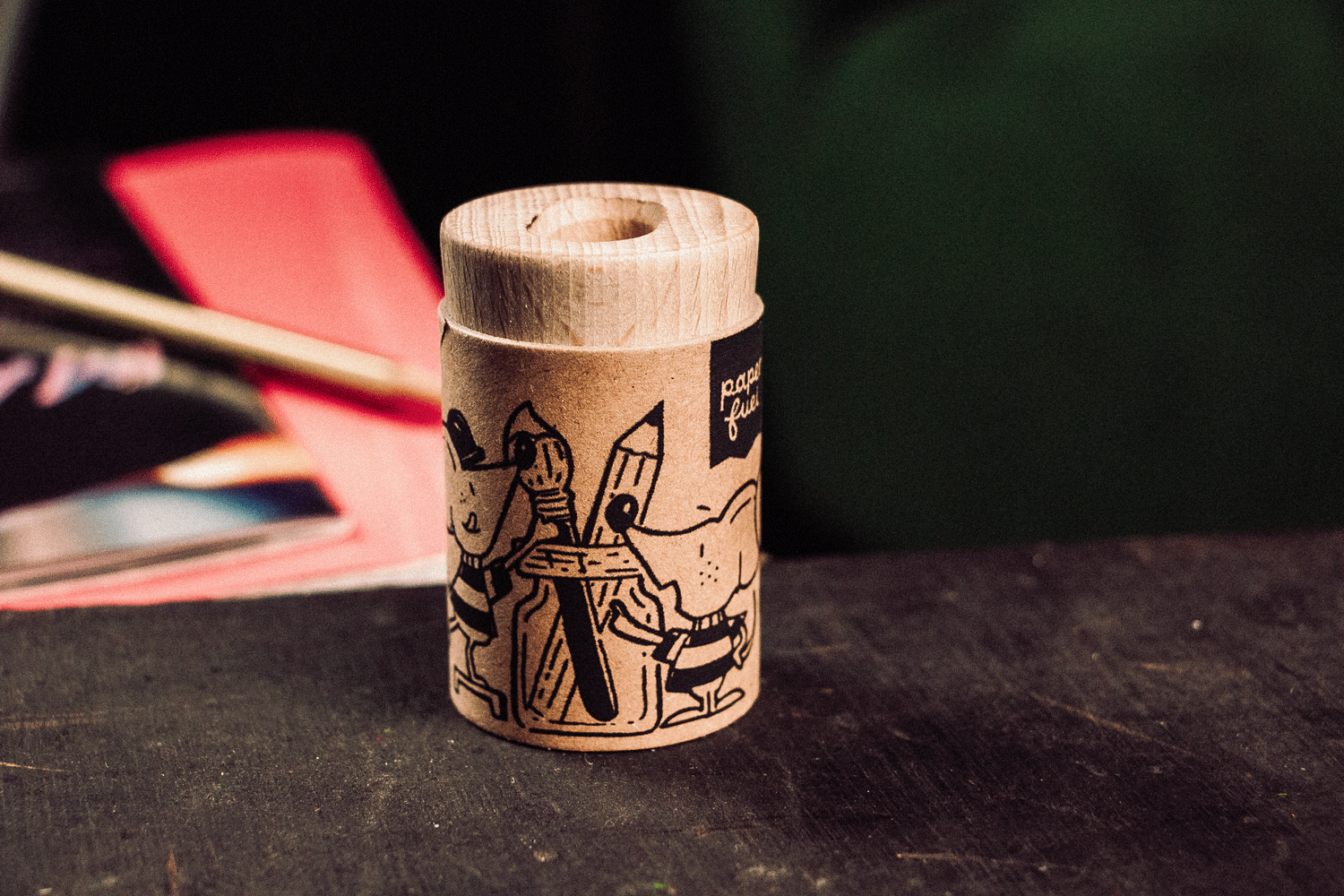 kum-x-paper-fuel-taille-crayon-double-en-bois-green-line-avec-r-servoir-carton image 2