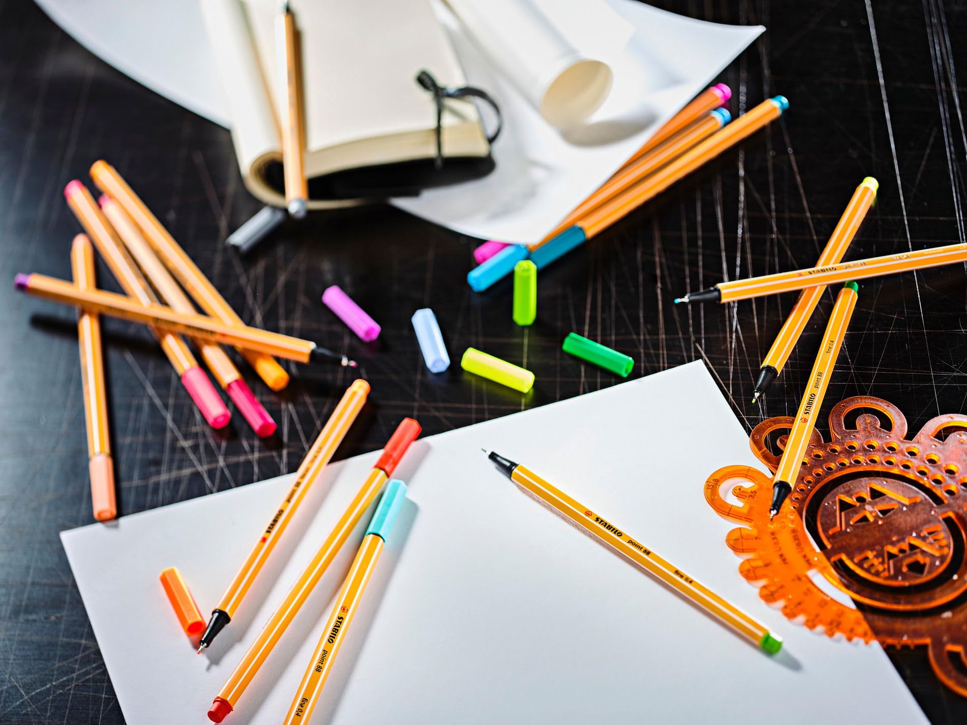 stabilo-arty-set-cr-atif-x-36-feutres-18-pen-68-18-point-88 image 8